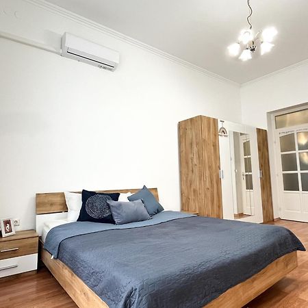 Majestic Residency - 3 Bedrooms Apartment บูดาเปสต์ ภายนอก รูปภาพ