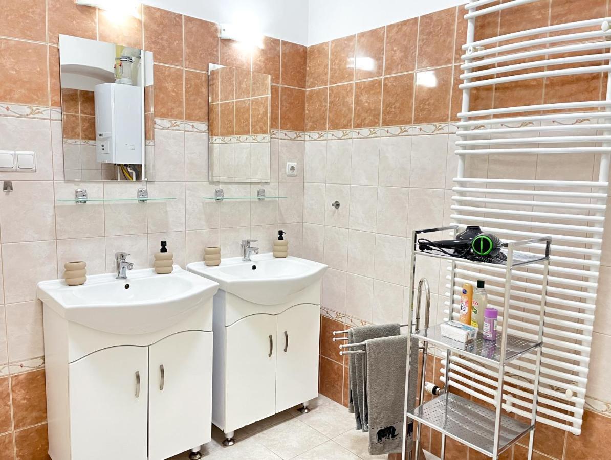 Majestic Residency - 3 Bedrooms Apartment บูดาเปสต์ ภายนอก รูปภาพ